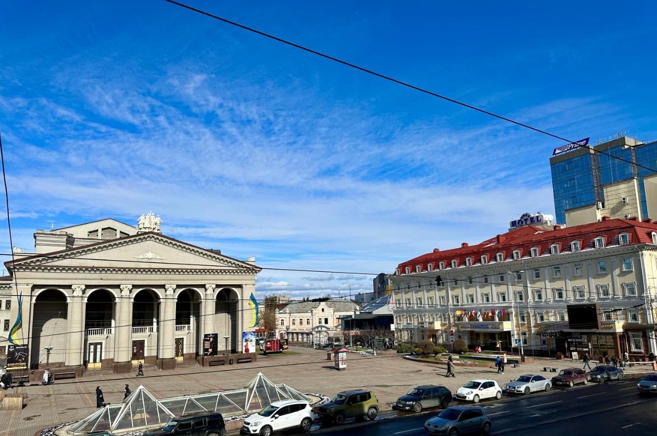 Lux Apartments In The City Center With A Coffee Machine, View Of A Theater, Near Zlata Plaza Riwne Exterior foto
